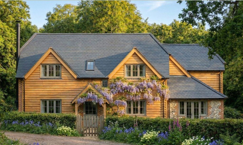 Property photo 1 of 13 House. Partnership