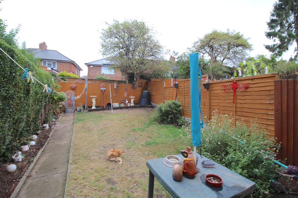 Property photo 2 of 7 Garden