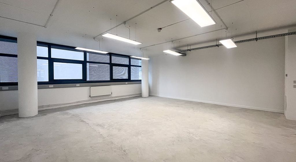 Property photo 3 of 5 Studio Building Evesham St Notting Hill Office Studio 1.Jpg