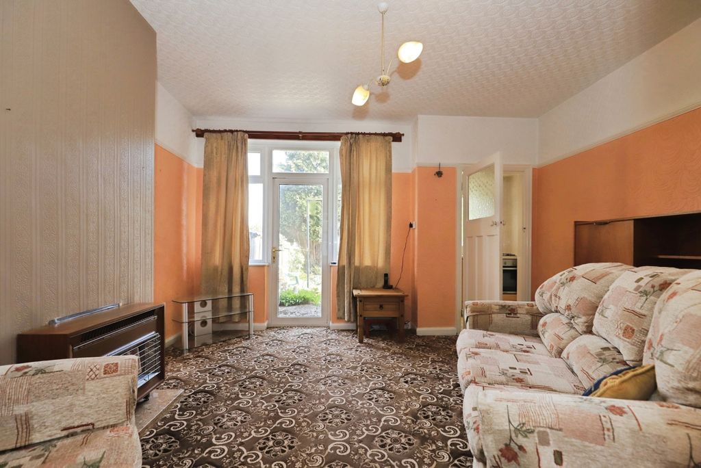 Property photo 2 of 20 Pbox-Img.Jpg