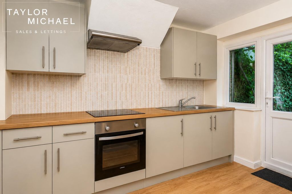 Property photo 2 of 12 Kitchen