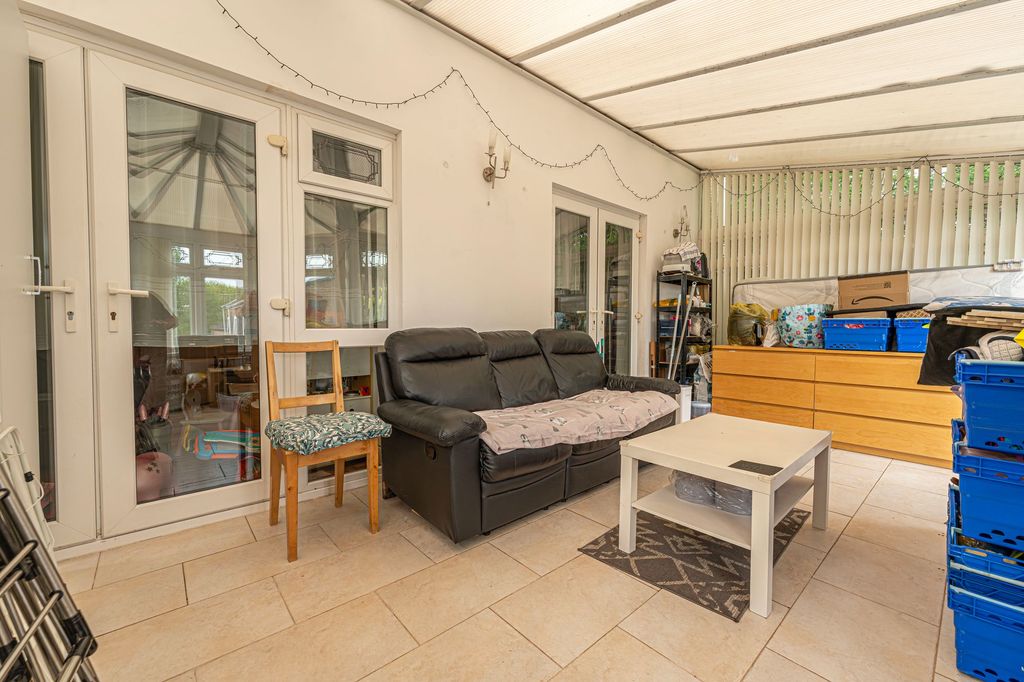 Property photo 3 of 27