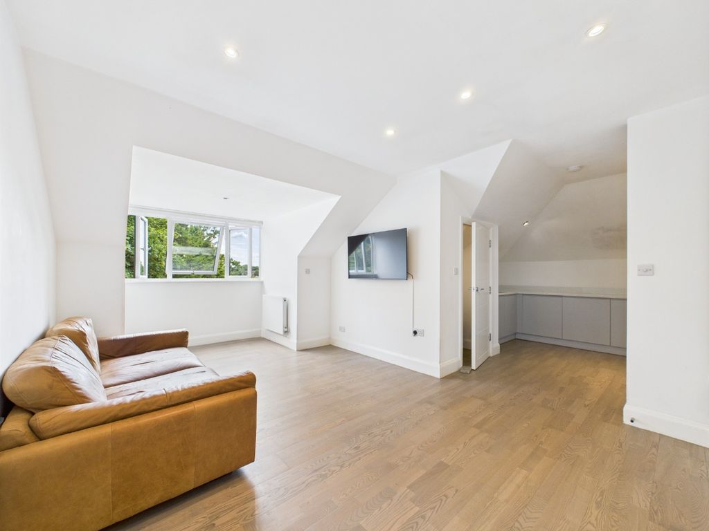 Property photo 3 of 7 4336163