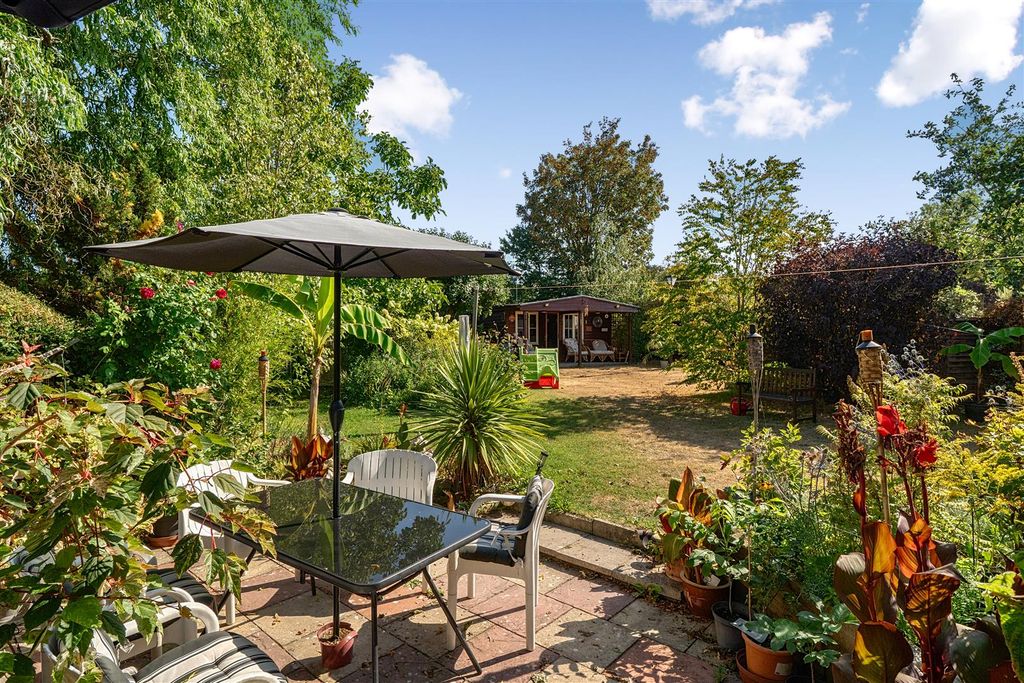 Property photo 2 of 15 Gardens