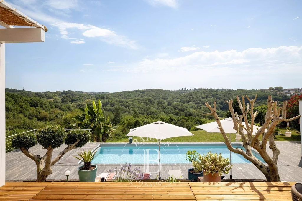 Property photo 1 of 21 Lahonce – Beautiful House With Panoramic Views