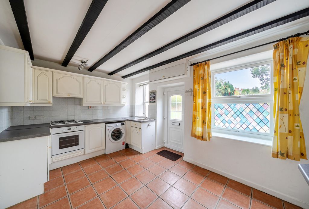 Property photo 2 of 21 1369234-21-68ee5d...