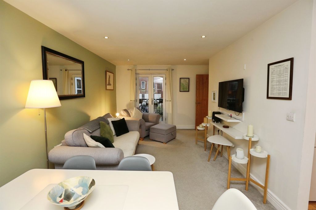 Property photo 3 of 19