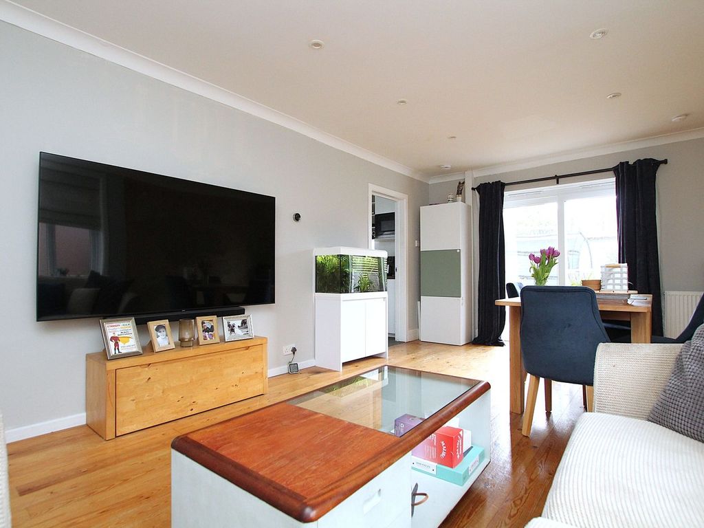Property photo 3 of 32