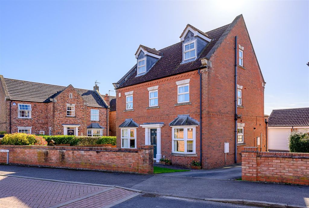 Property photo 1 of 25