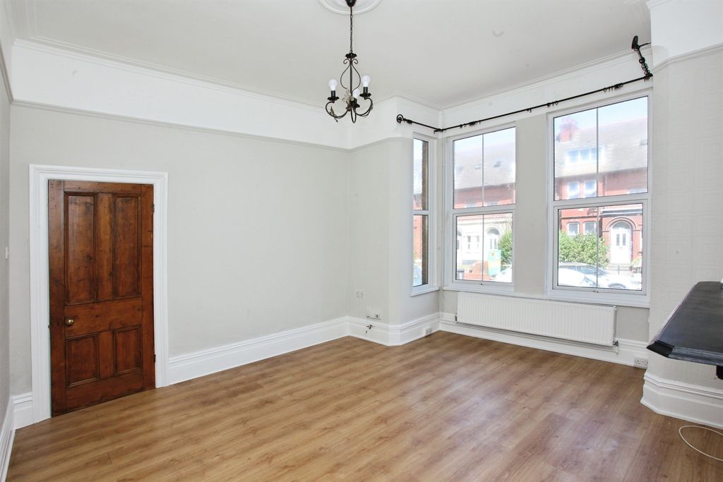 Property photo 3 of 24