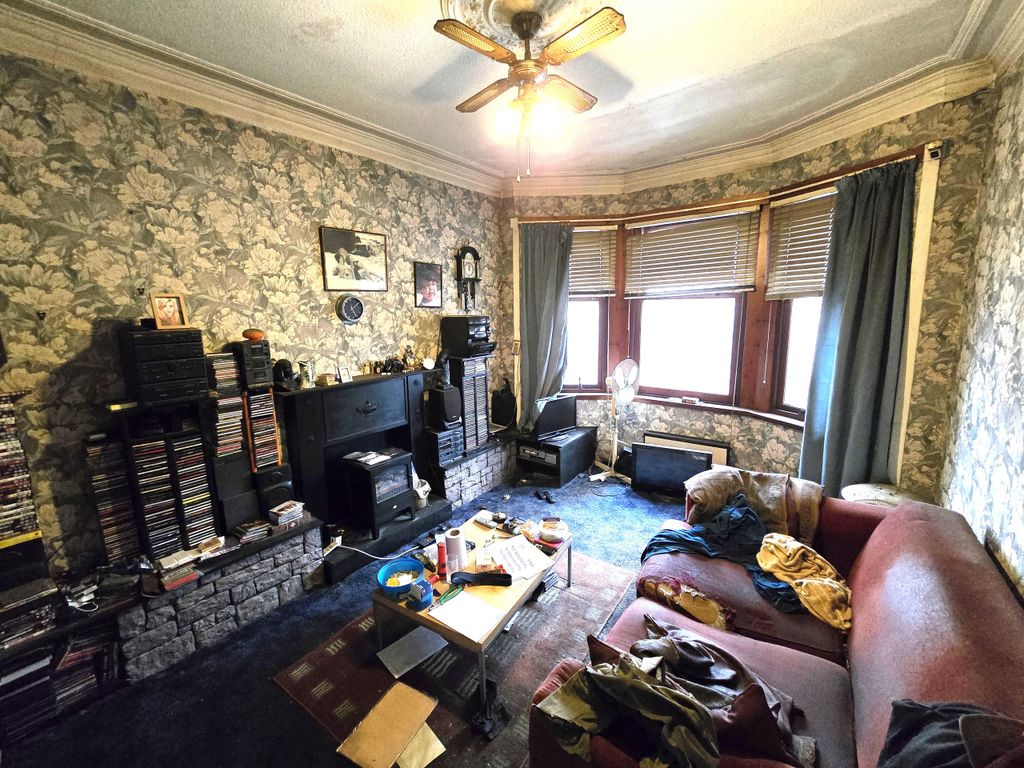 Property photo 2 of 11 2