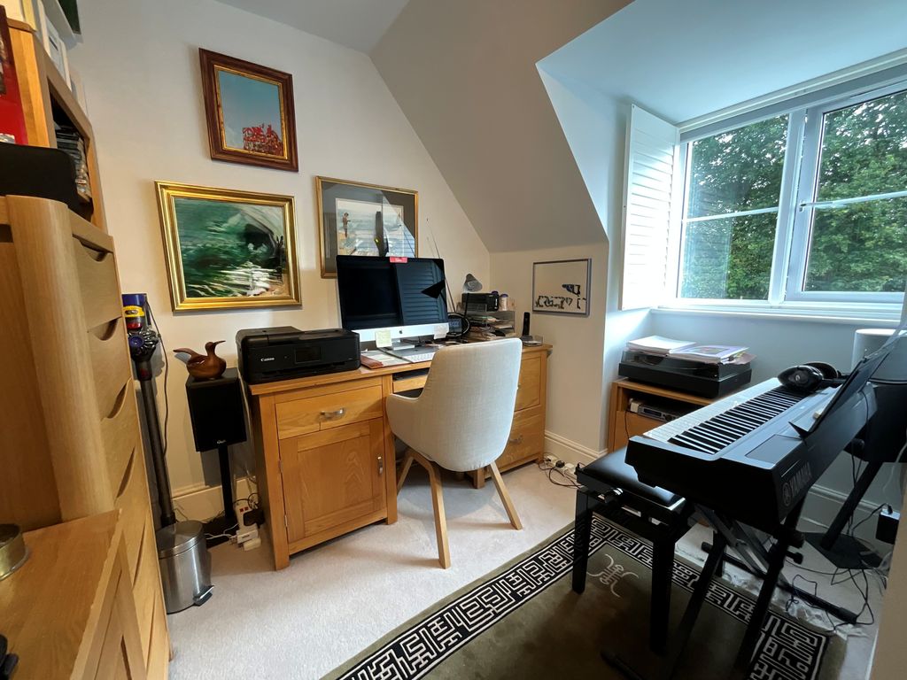 Additional image 10 of 3 bed end terrace house for saleHazel Close, Liphook GU30
