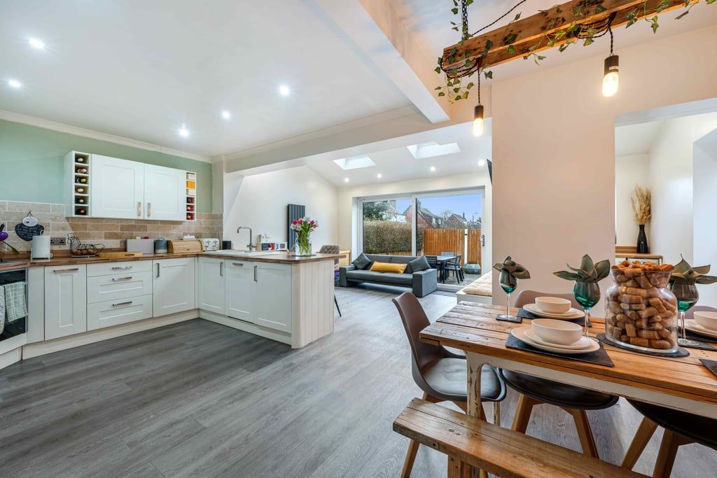 Property photo 2 of 25