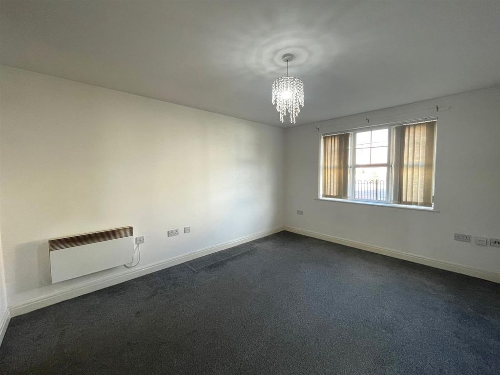 Property photo 2 of 12 B .Jpg