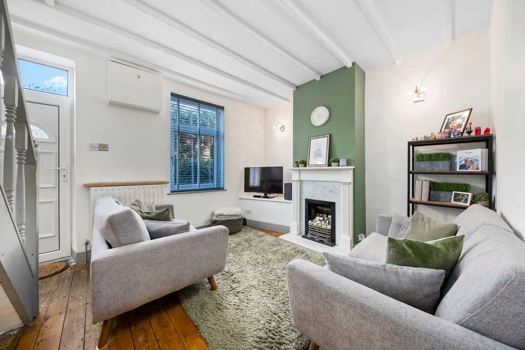 Property photo 1 of 22 Living Room