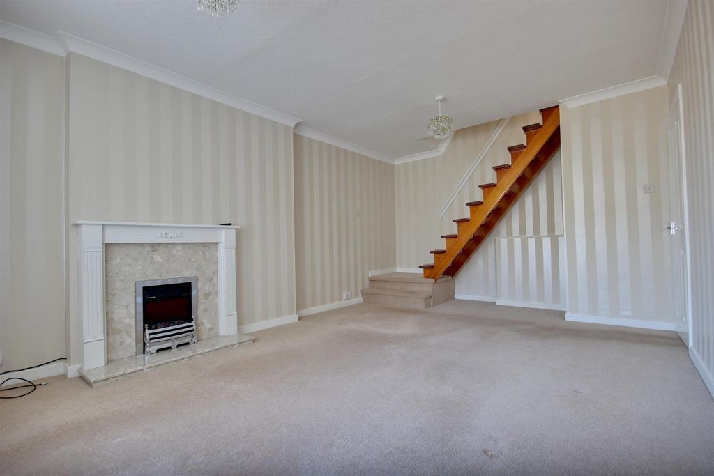 Property photo 3 of 12 Chestnut Avenue (11).Jpg