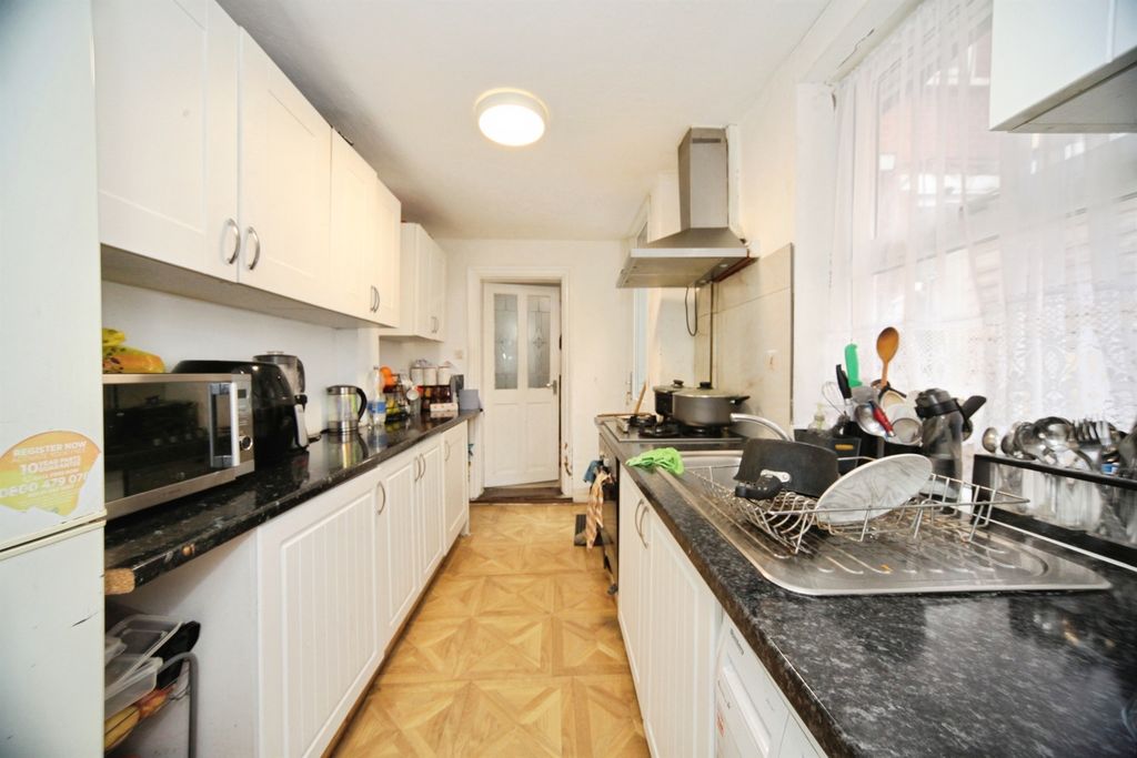 Property photo 2 of 11