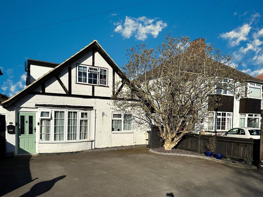 Property photo 2 of 19