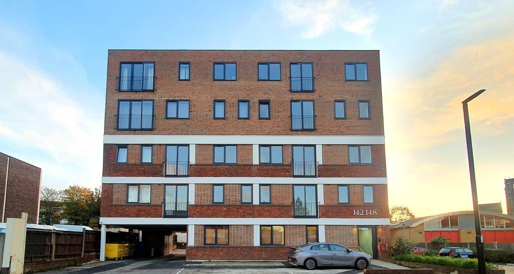 Property photo 1 of 8