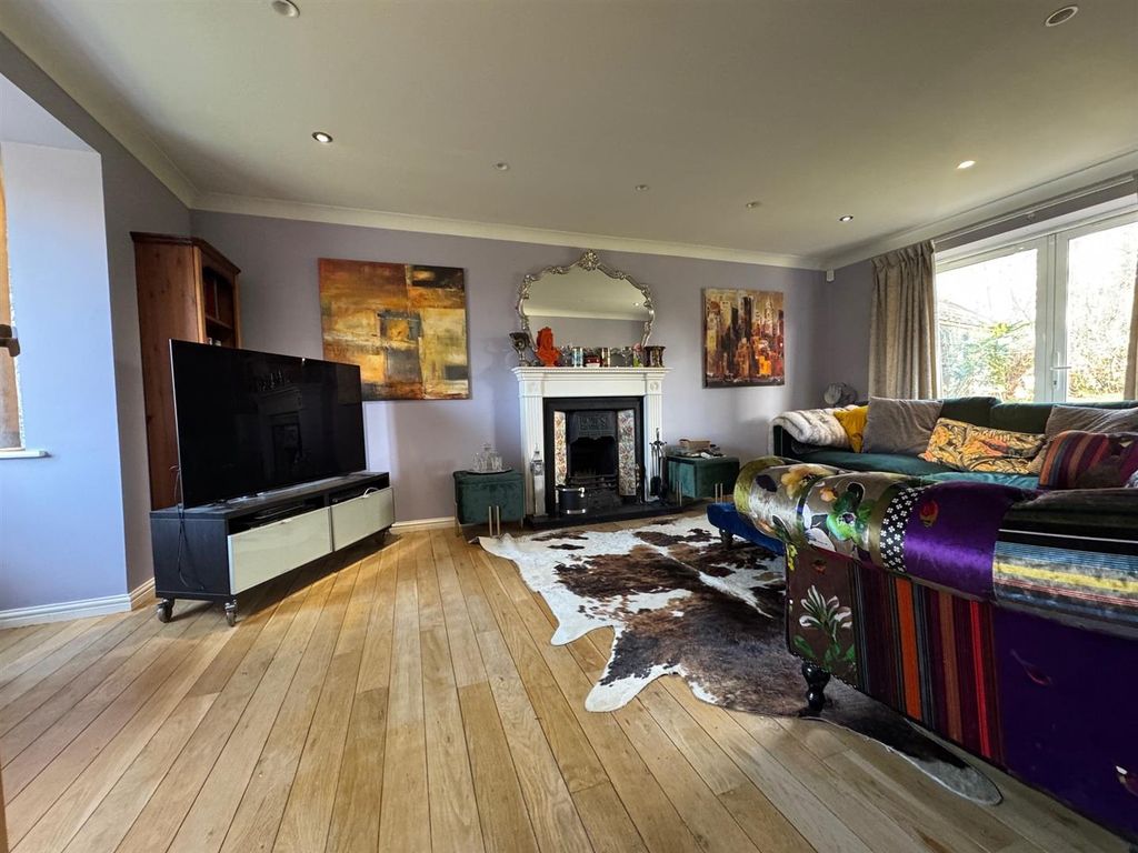 Property photo 3 of 14 Lounge 1.Jpg