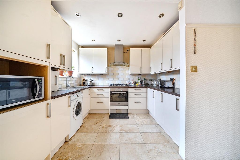 Property photo 3 of 14 Kitchen.Jpg