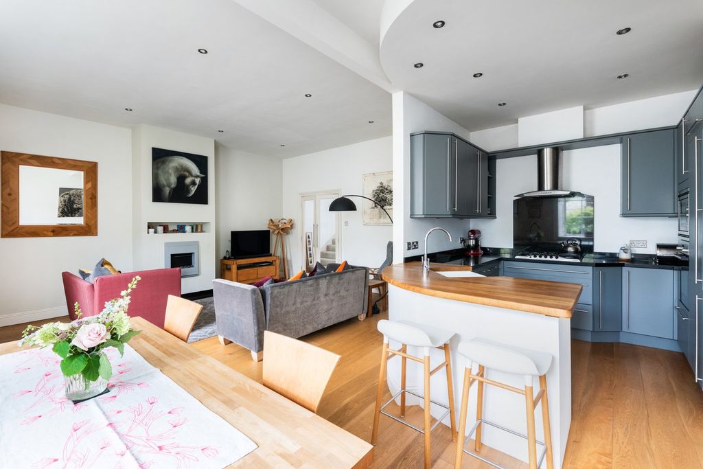 Additional image 5 of 2 bed flat for saleLansdown Crescent, Bath BA1
