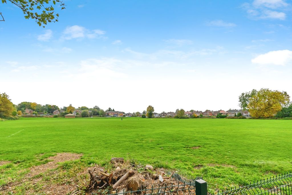 Property photo 2 of 17 Photo