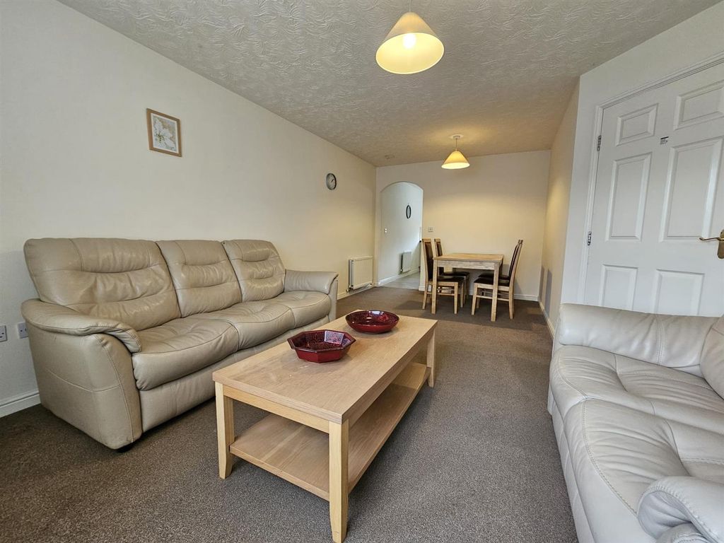 Property photo 2 of 7 Lounge 2.Jpg