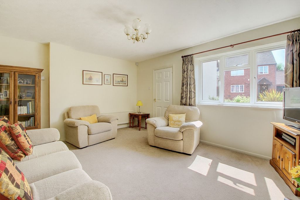 Property photo 2 of 20