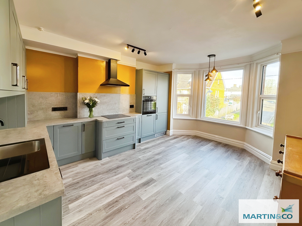 Property photo 2 of 22 7E981278-0Ae74B3A-1835-4Eca-9c6c-A765A759F6A3