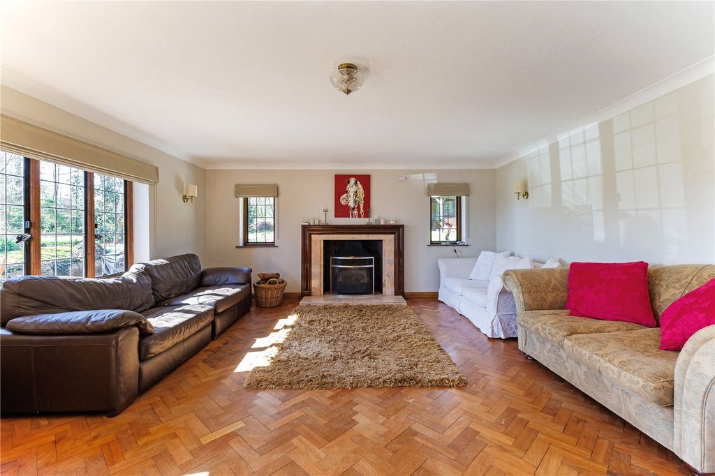 Property photo 3 of 12 Sitting Room
