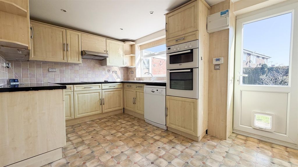 Property photo 3 of 15 Kitchen