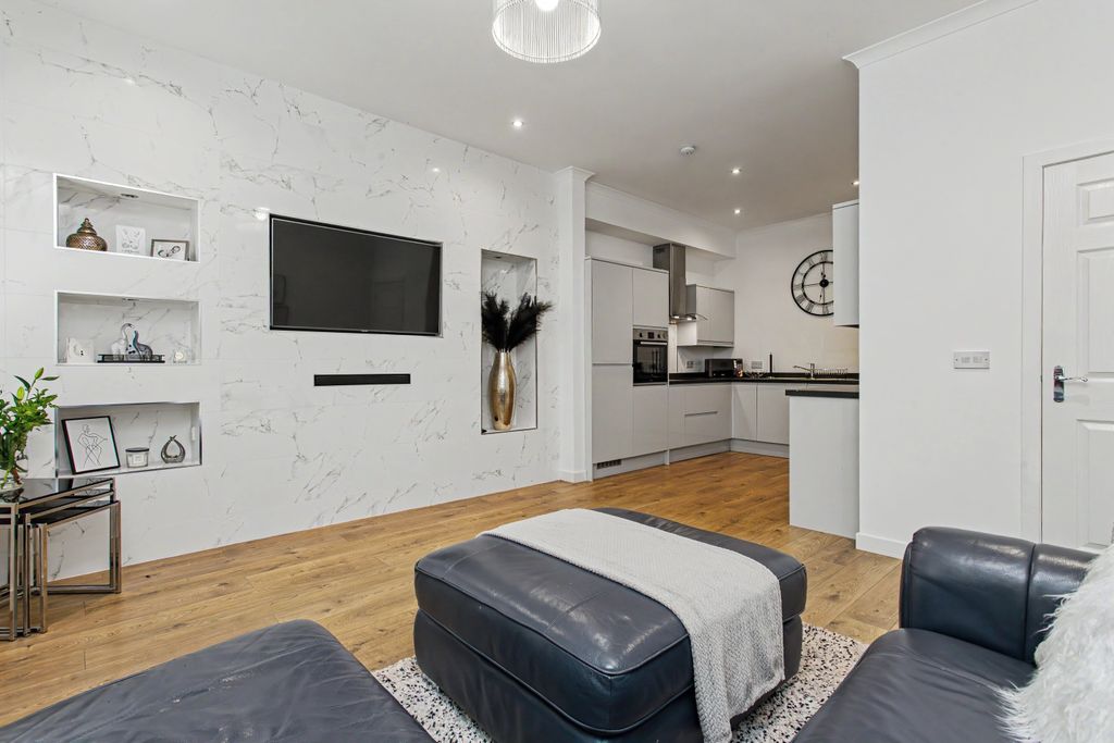 Additional image 4 of 2 bed flat for sale21/8 High Calside, Paisley PA2