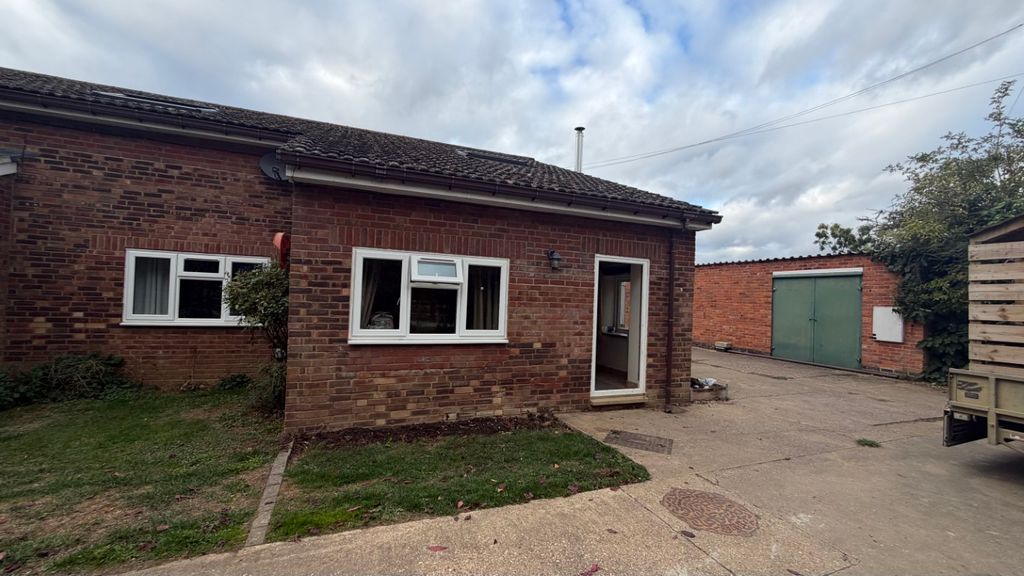 Property photo 1 of 28
