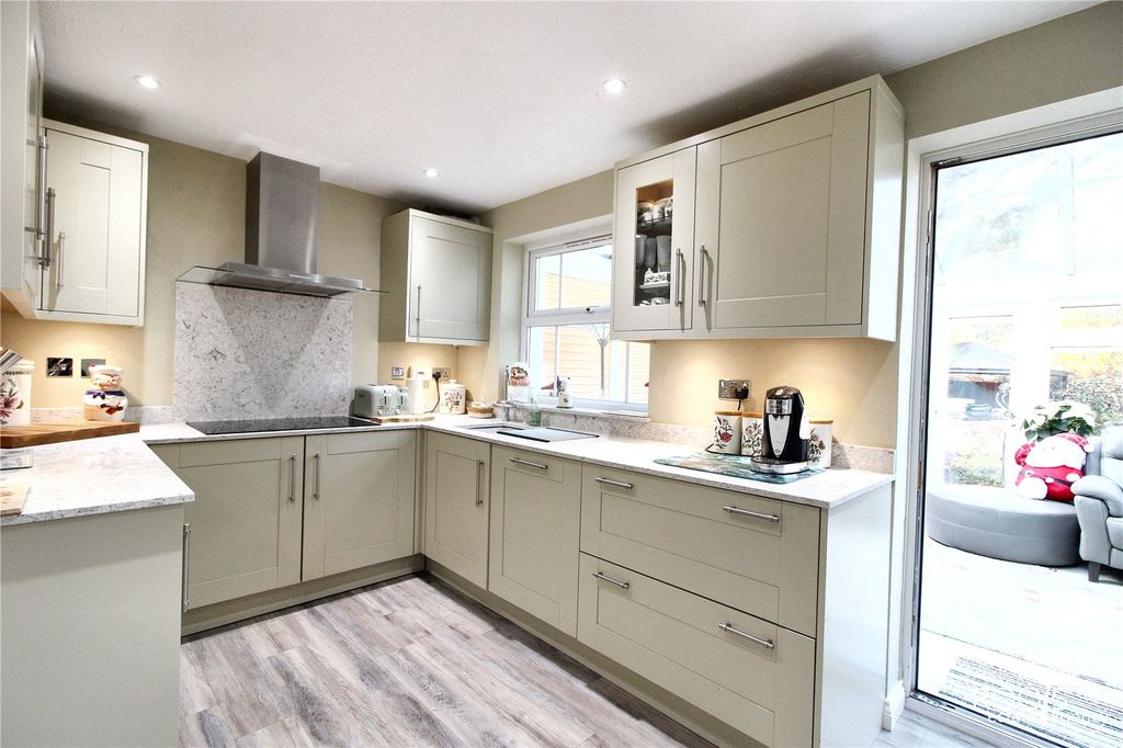 Property photo 2 of 12 Picture No. 08