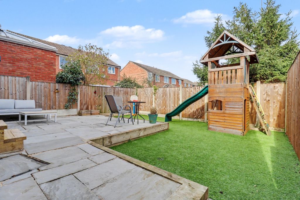 Property photo 2 of 22 2- Rob Hammond Ewemove Pontefract