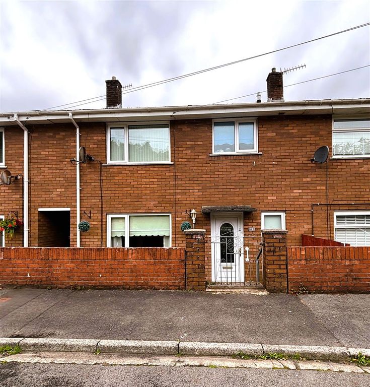 Property photo 1 of 20 Curwen Front.Jpg