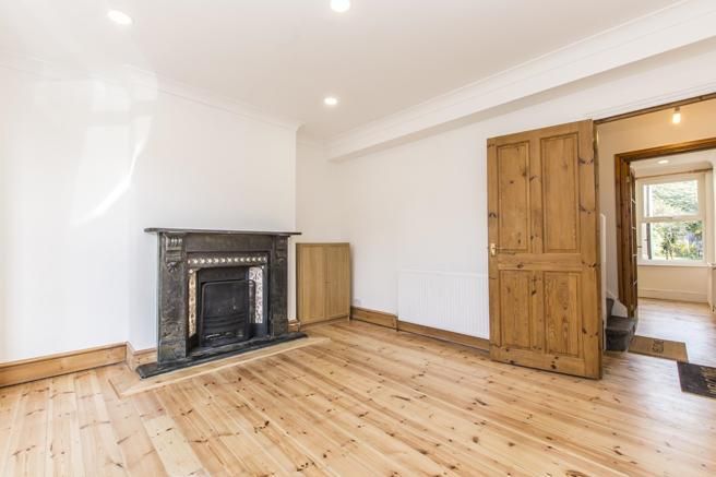 Property photo 2 of 14 F6Ca3d59E1d554c35c557B6d76B0E989.Jpg
