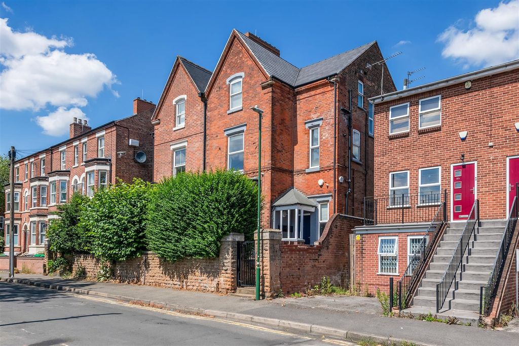 Property photo 1 of 15 A, 11 Larkdale Rd-Hi-8.Jpg