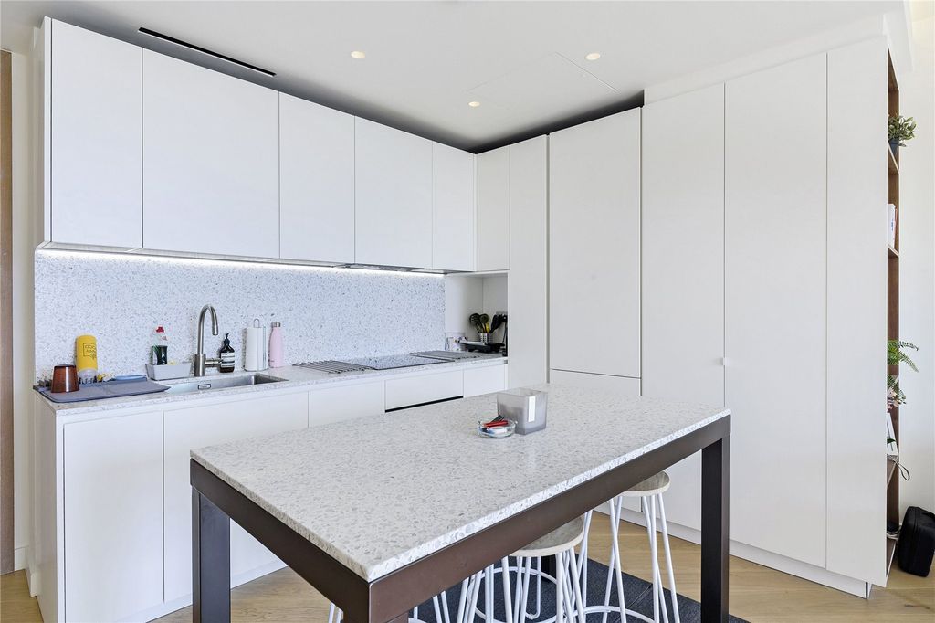 Property photo 3 of 7 Picture No. 11