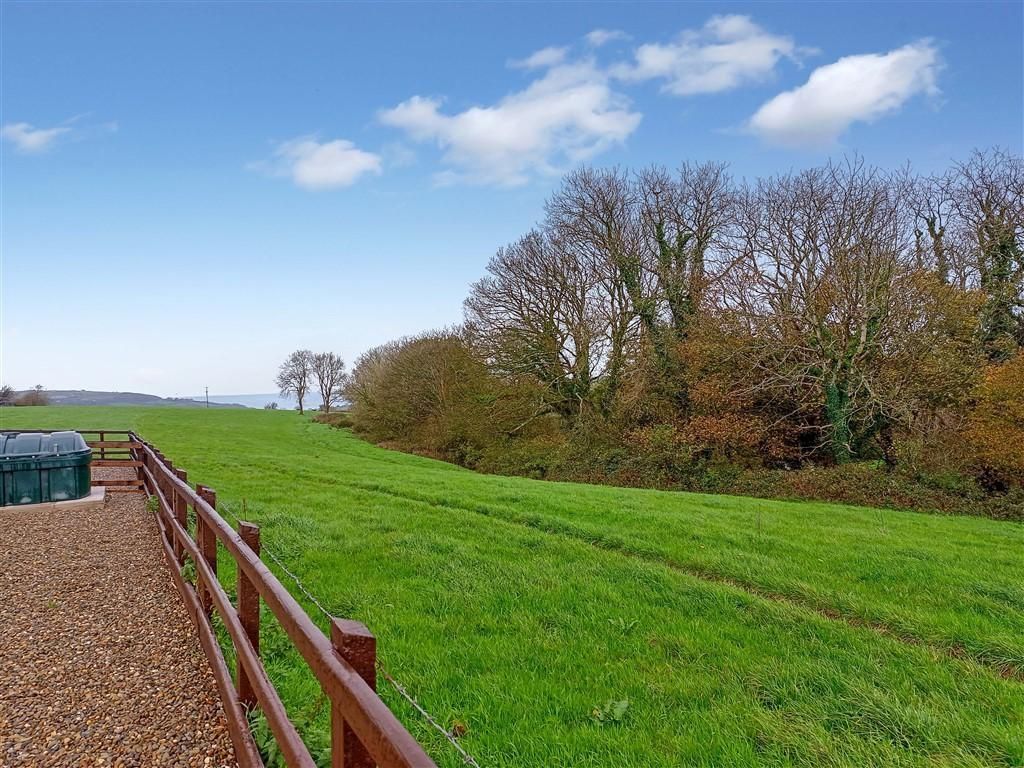 Property photo 2 of 19 Sea Views From Rear Gardens