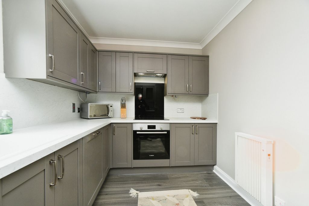 Property photo 2 of 26