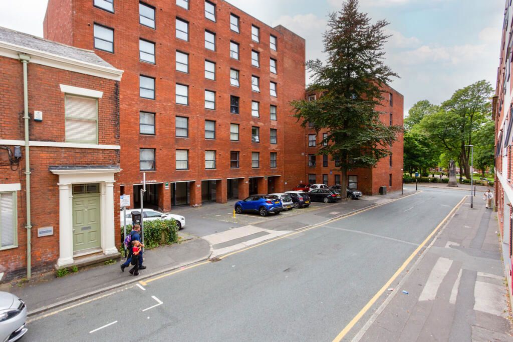 Property photo 1 of 12