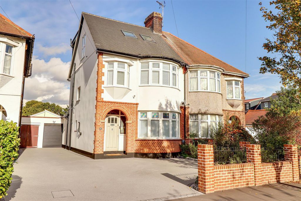 Property photo 1 of 36