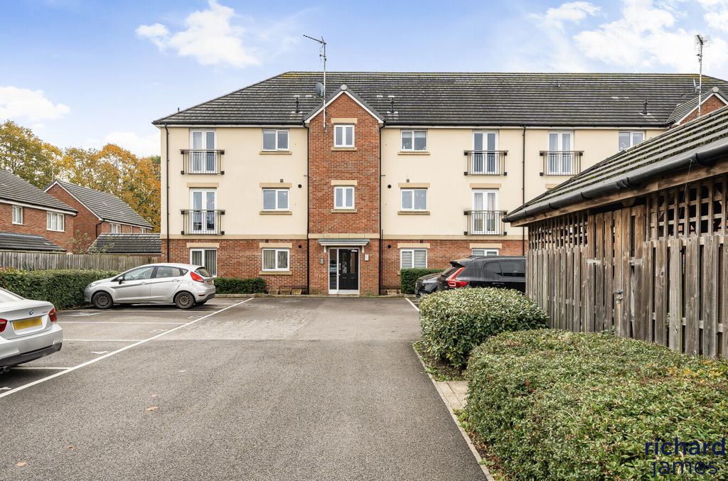 Property photo 1 of 12 E828Fc0c-Ab90-410...