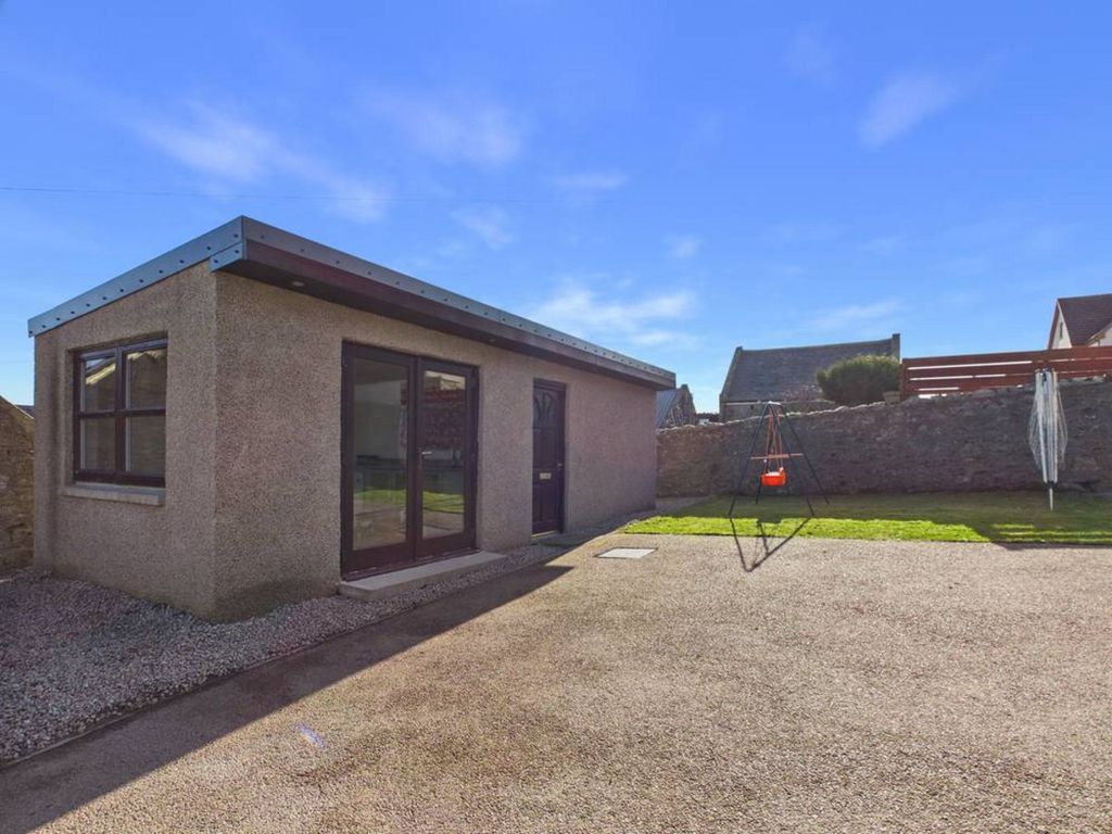 Property photo 2 of 30