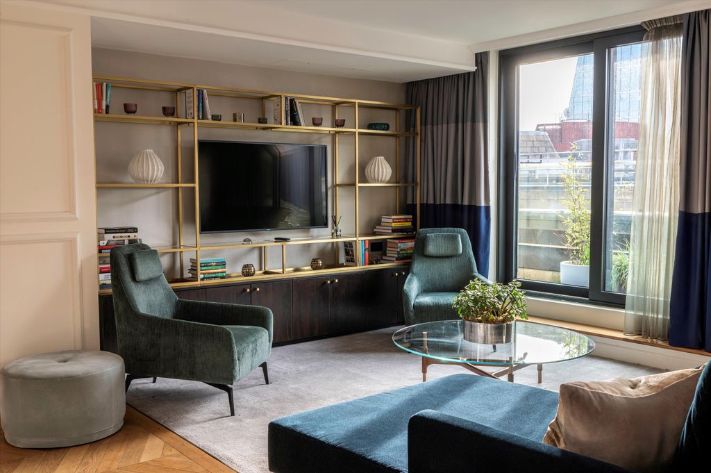 Property photo 1 of 9 Image