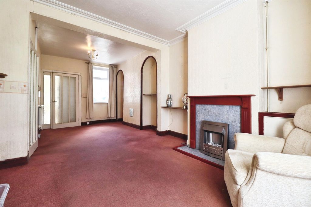 Property photo 3 of 18