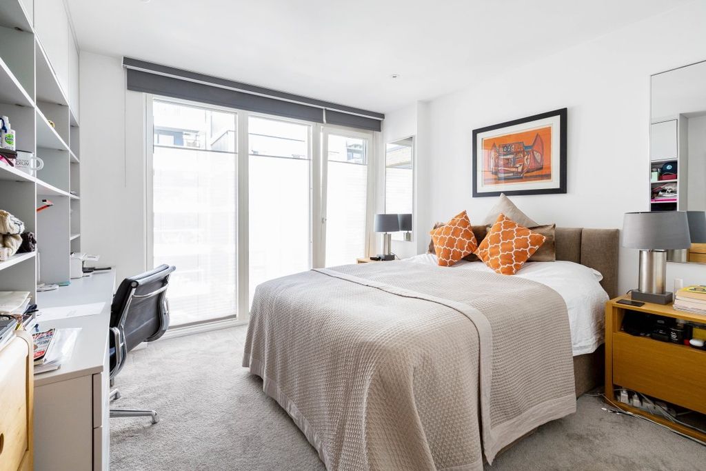 Property photo 3 of 11 Bedroom