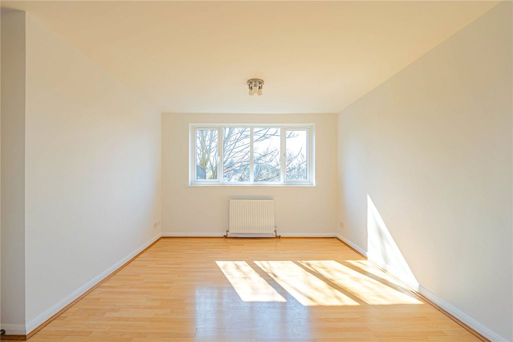 Property photo 3 of 16 Picture No. 08